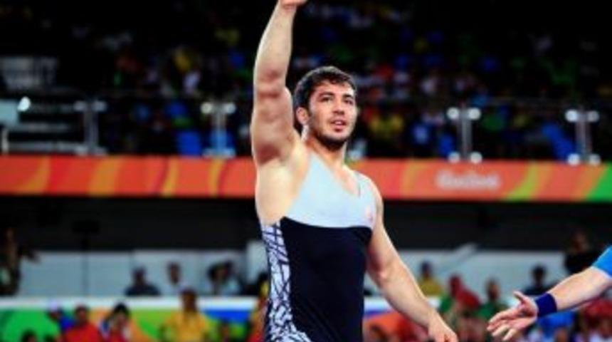 Milli G&uuml;reş&ccedil;i Cenk İldem, Silahlı Saldırıya Uğradı