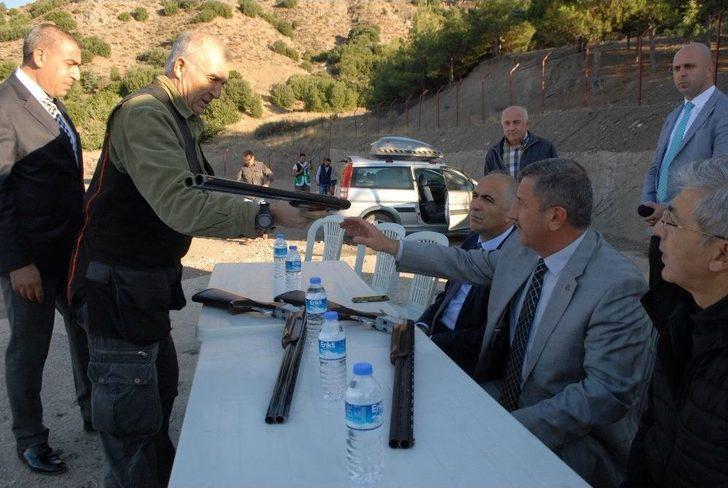 Valiler, Göl Manzaralı Poligonda Trap Atışı Yaptı G4