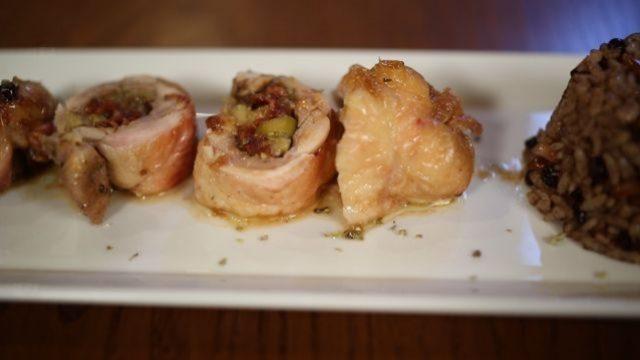 Köz patlıcan dolgulu piliç sarma nasıl yapılır?