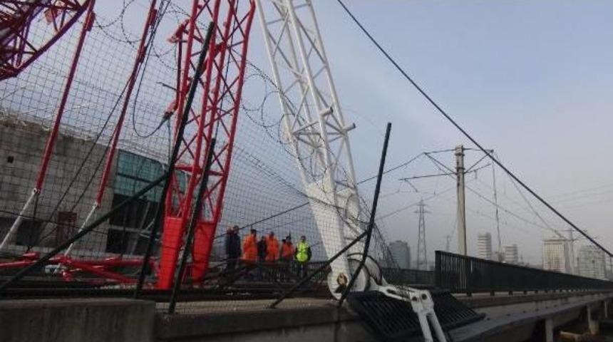 Timsah Arena&rsquo;Nın Vinci Taksi &Uuml;zerine Devrildi; 1 &Ouml;l&uuml;, 1 Yaralı (2)
