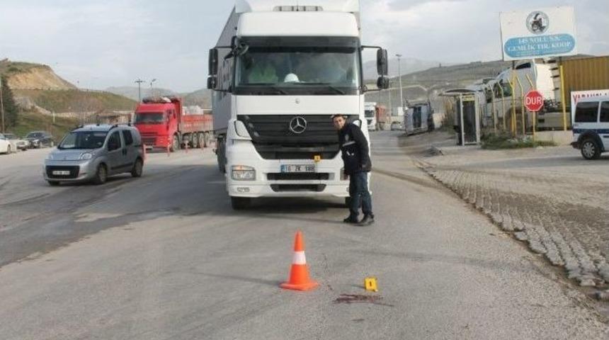 Kamyonun Altında Kalan Gen&ccedil; &Ouml;ld&uuml;