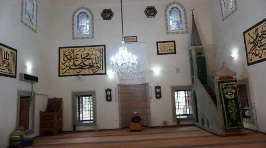 506 Yıllık Camiye Takılan Klimalar 'tarihi Dokuya Zarar Vermiyor' Kararı