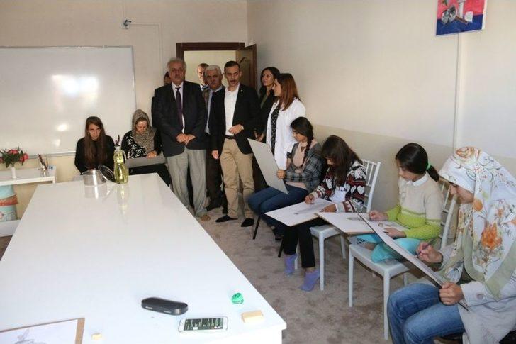 Kaymakam Çiçekli’den Kursiyer Kadınlara Ziyaret G2