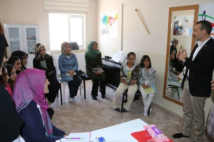 Kaymakam Çiçekli’den Kursiyer Kadınlara Ziyaret G4