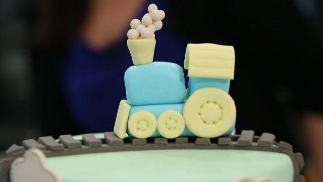 Şeker hamurundan tren figürü nasıl yapılır?