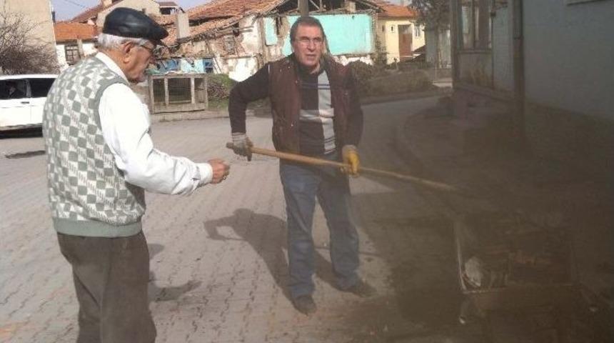 Hisarcık&rsquo;ta Lodos Hayatı Olumsuz Etkiliyor