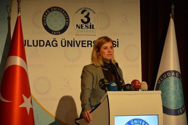 Tıp &Ouml;ğrencileri Beyaz &Ouml;nl&uuml;klerini Giydi 1