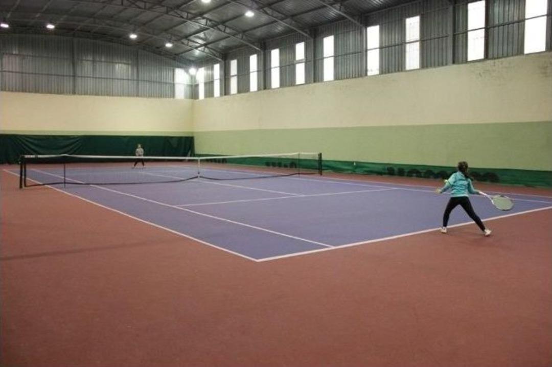 Buca&rsquo;da Minik Tenis&ccedil;ilerin Kupa Heyecanı