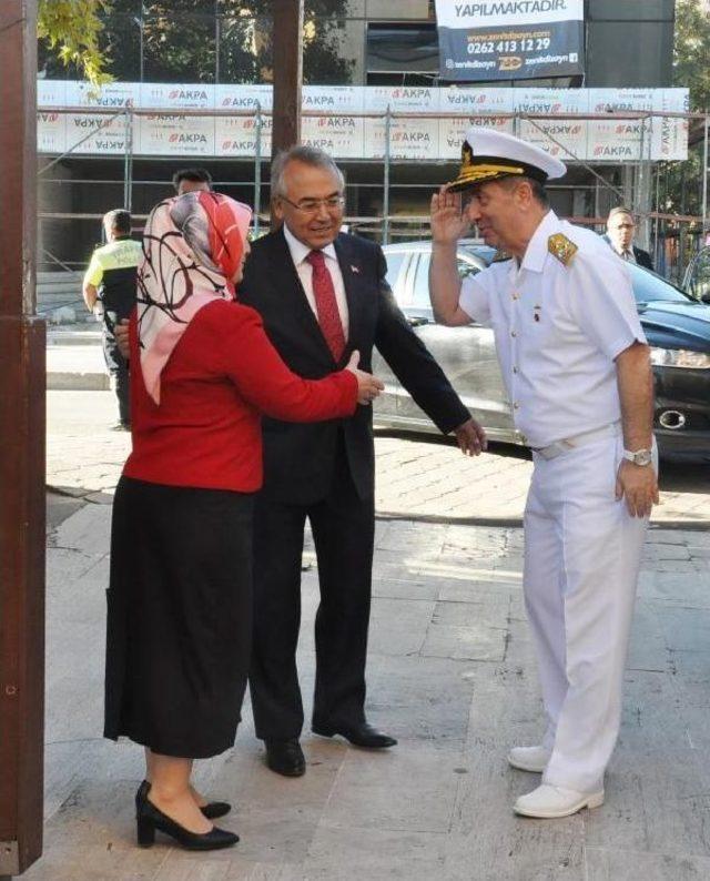 Donanma Komutanı Erc&uuml;ment Tatlıoğlu, G&ouml;lc&uuml;k Kaymakamı nı Ziyaret Etti 3