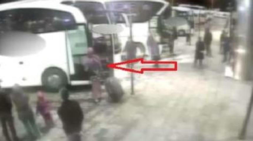 Yengesinin Altınlarını &Ccedil;aldı,kadın Kıyafeti Ile Otogarda Yakalandı