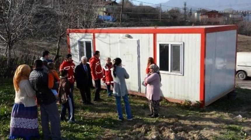 Evi Yanan Aile Konteynerde Yaşayacak