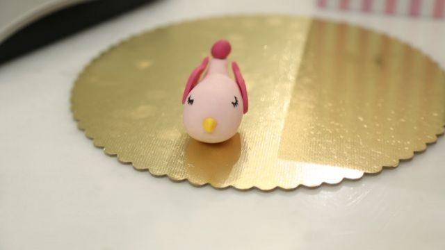 Şeker hamurundan kuş figürü nasıl yapılır?