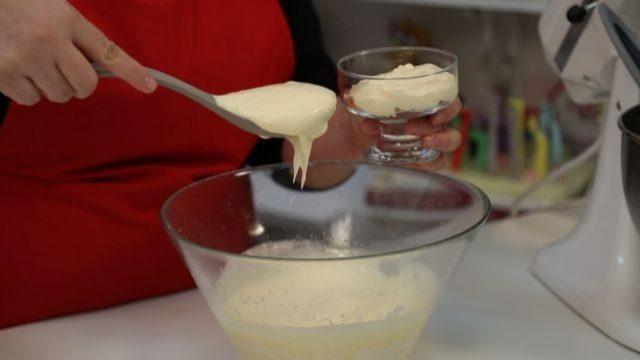 Limonlu parfe nasıl servis edilir?