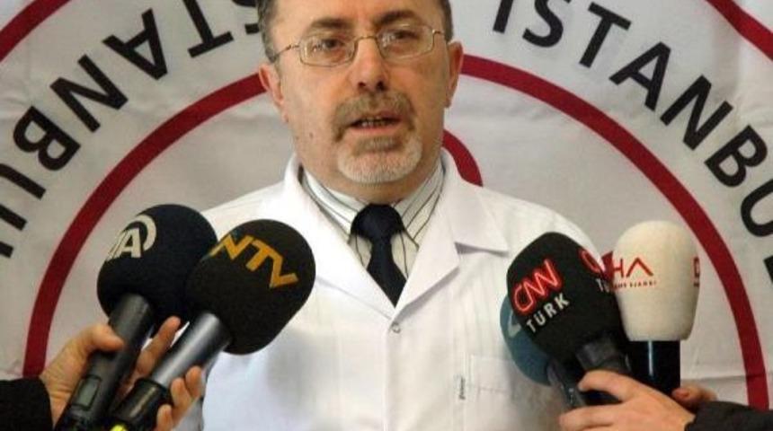 Prof.dr.ş&uuml;kr&uuml; &Ouml;zt&uuml;rk, 'yapay Solunum Tedavisi Uygulanmaktadır'