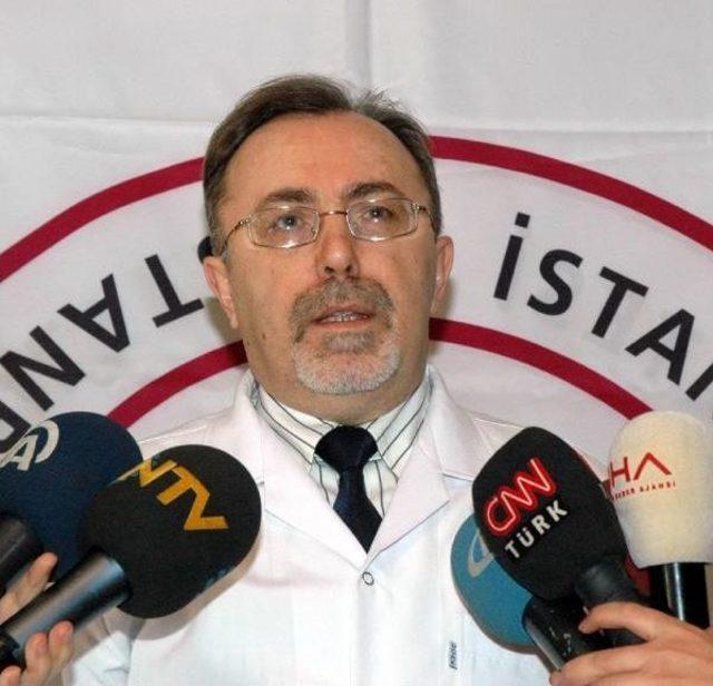 Prof.dr.şükrü Öztürk, 'yapay Solunum Tedavisi Uygulanmaktadır'