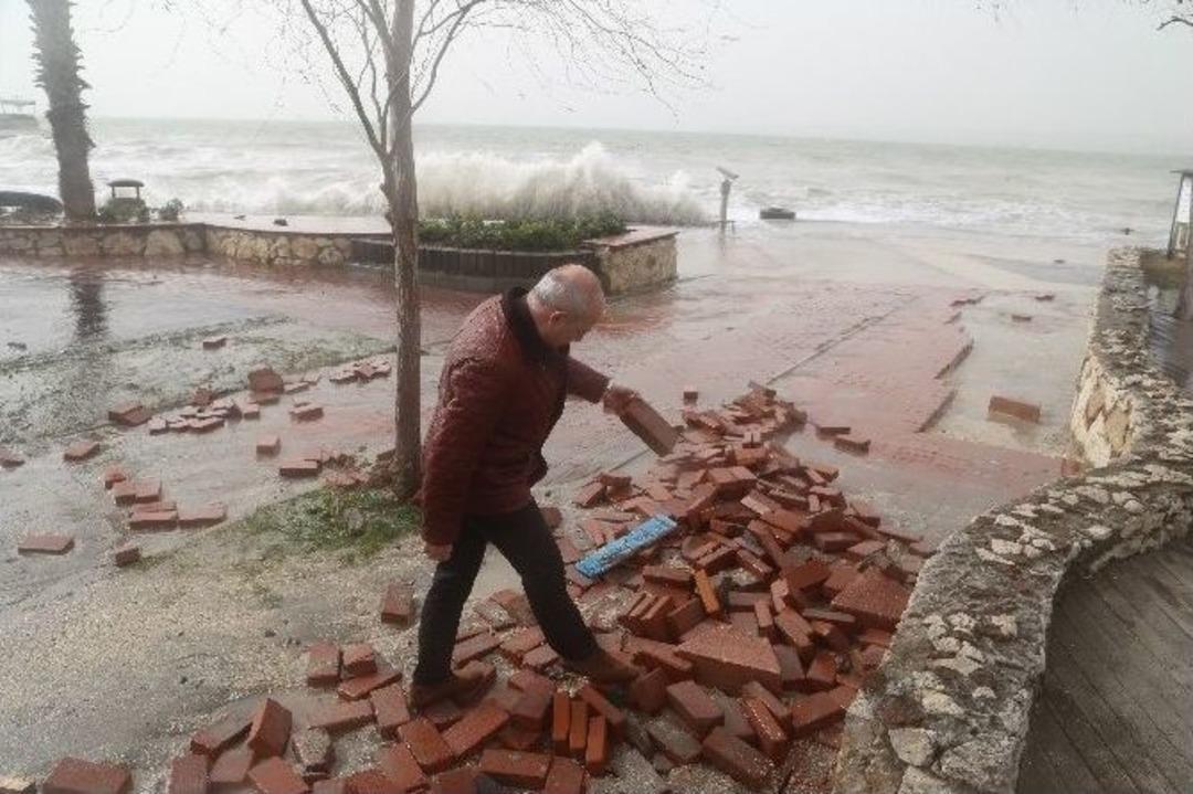 (&ouml;zel Haber) Lodos Denetimine &Ccedil;ıkan Başkan Akg&uuml;n&rsquo;&uuml;n Zor Anları
