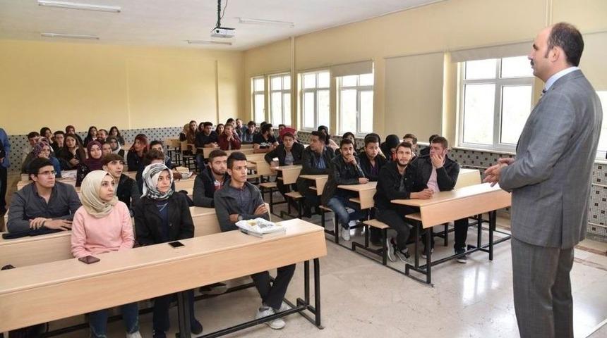 Başkan Altay, Konya&rsquo;ya İlk Kez Gelen Gen&ccedil;lerle Buluştu