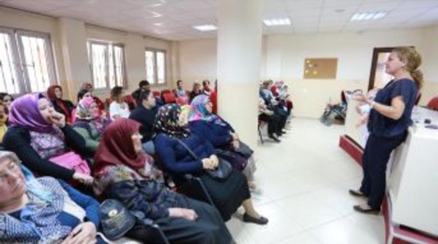 Kadınlara Anne S&uuml;t&uuml;n&uuml;n &Ouml;nemi Anlatıldı