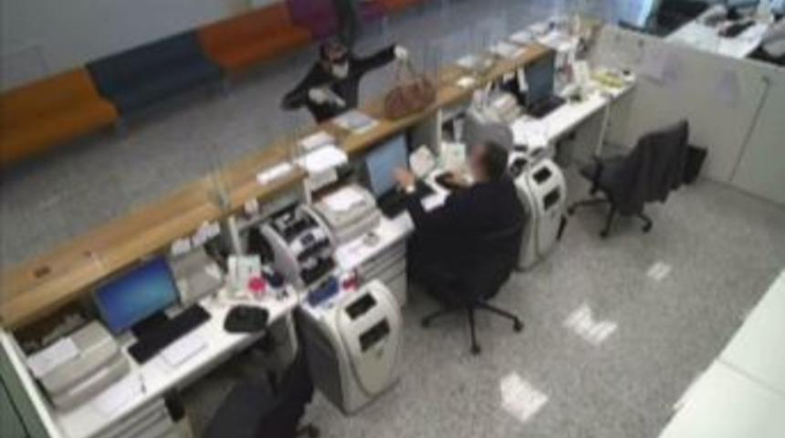 Banka Soyguncusunu G&uuml;venlik Kameraları Ele Verdi