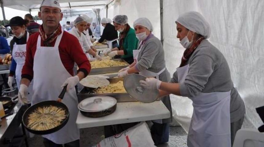 Hamsi Şenliği'nde 10 Ton Hamsi T&uuml;ketildi