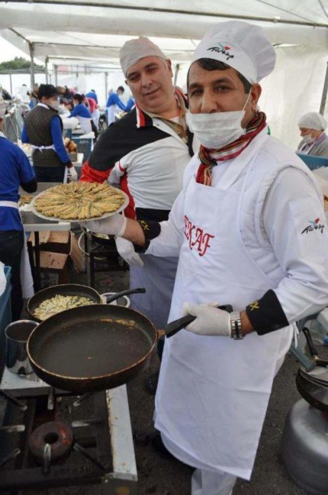 Hamsi Şenliği'nde 10 Ton Hamsi Tüketildi