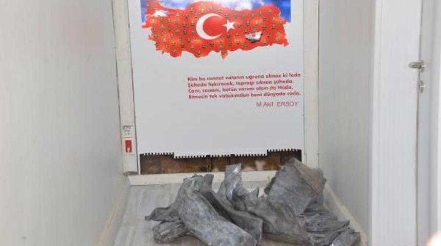 Sur'daki Kilise Ve Caminin Kubbelerindeki Kurşunları &Ccedil;alan Hırsızlar Yakalandı