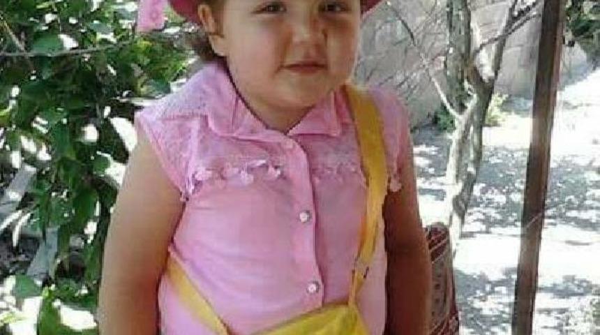 Otomobil Motosiklete &Ccedil;arptı, Baba Ve Kızı &Ouml;ld&uuml;