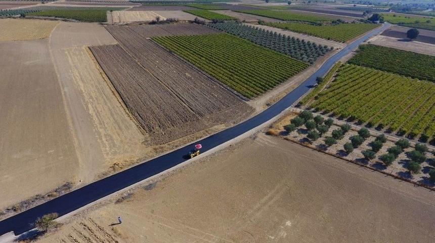 Saruhanlı&rsquo;da Arazi Yoluna Sıcak Asfalt