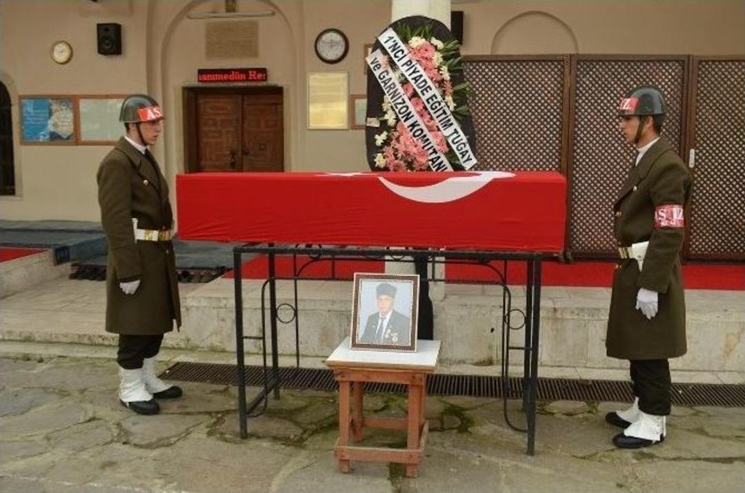 Kıbrıs Gazisi T&ouml;renle Defnedildi