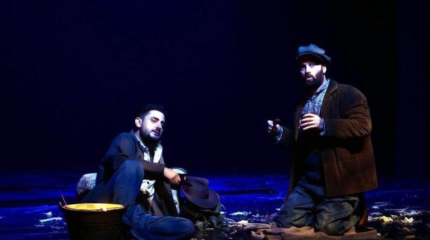 Adt, "fareler Ve İnsanlar" İle Sezonu A&ccedil;tı