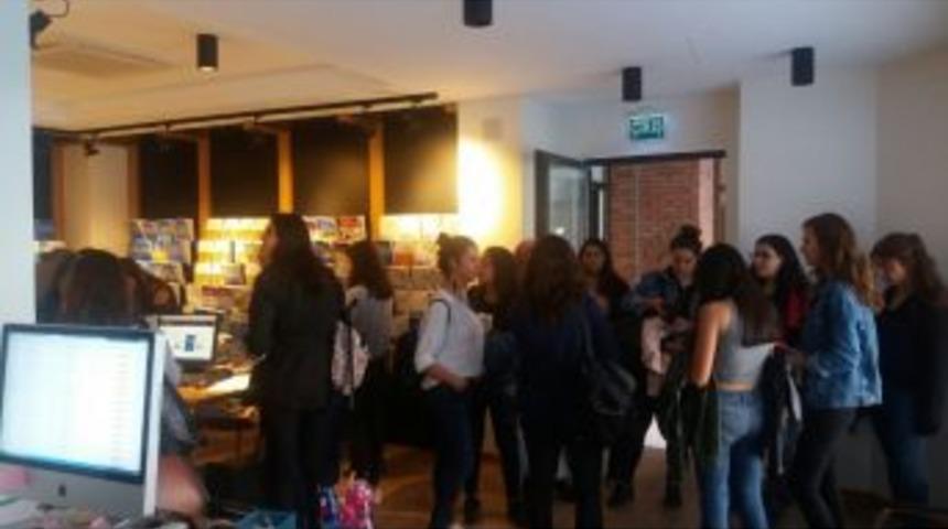 Örgün Öğrencilerden ’açıköğretim Kitap Satış Kafe’ye Yoğun İlgi