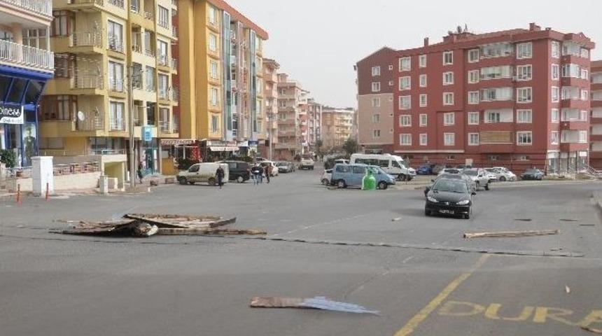 Kuvvetli Lodos Hayatı Olumsuz Etkiliyor