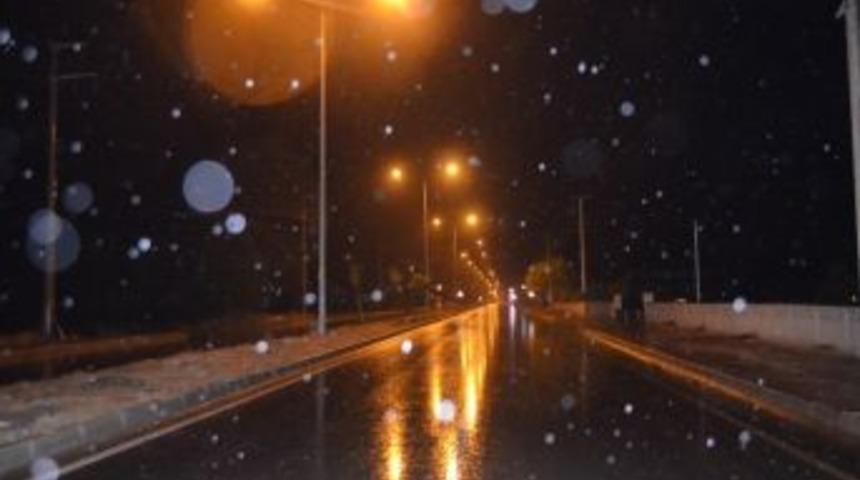 Iğdır’da Yağışlı Hava Etkili Oluyor