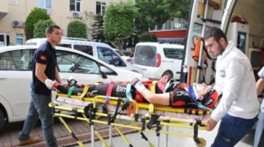 Ukraynalı Bisiklet&ccedil;iye Otomobil &Ccedil;arptı