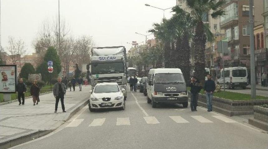Fırtına Deniz Ulaşımını Vurdu, Trafik Fel&ccedil; Oldu
