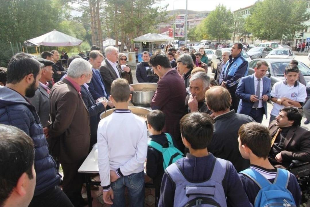 Bayburt Belediyesi&rsquo;nden Aşure İkramı