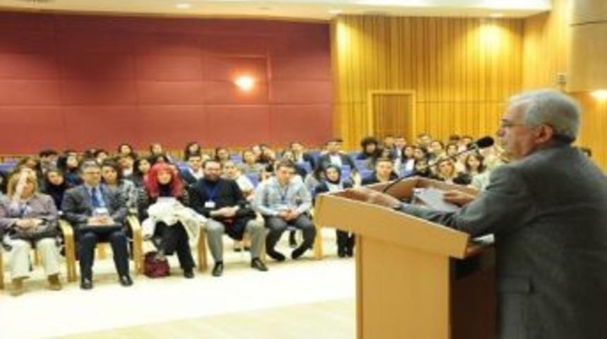 Prof. Dr. Yaylalı &lsquo;kariyer G&uuml;n&uuml;&rsquo; Etkinliğinde Konuştu: &ldquo;sevdiğiniz İşi Yapın&rdquo;