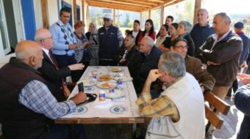 Başkan Kurt, Halk Merkezinde 75. Yıl Mahallesi Sakinleri İle Buluştu