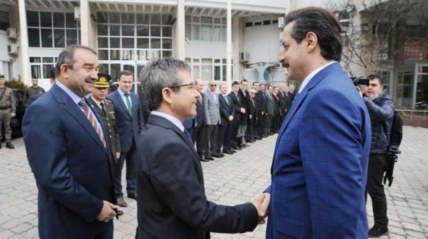 &Ccedil;alışma Ve Sosyal G&uuml;venlik Bakanı Faruk &Ccedil;elik Artvin&rsquo;de