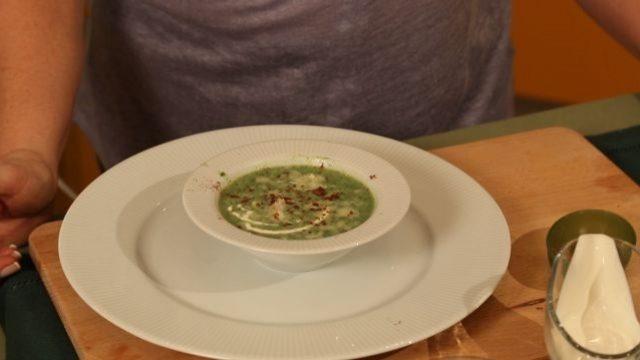 Ispanak çorbası nasıl servis edilir?