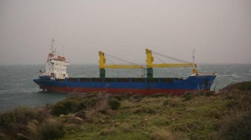 Hacizli Y&uuml;k Gemisi Karaya Oturdu