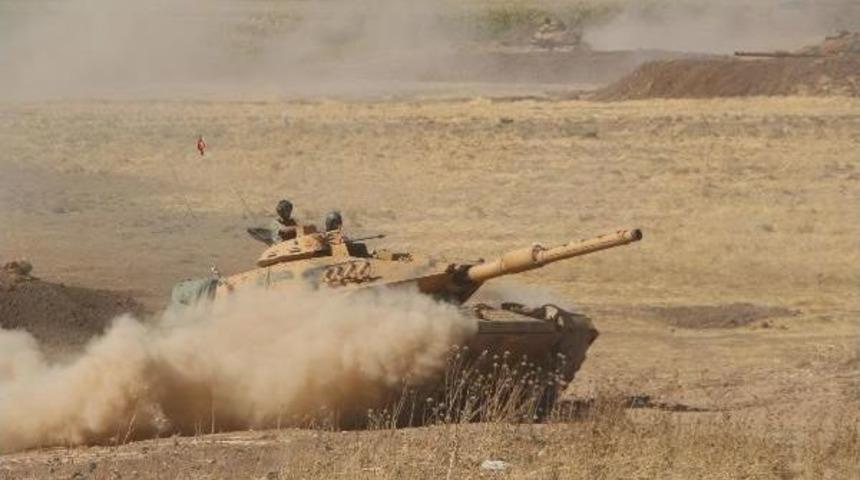 Sınırdaki Tatbikatta Temsili D&uuml;şman Mevzileri Ele Ge&ccedil;irildi