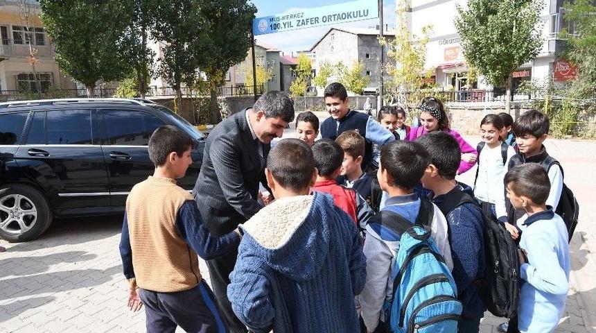 Başkan Asya, 100. Yıl Ortaokulunu Ziyaret Etti