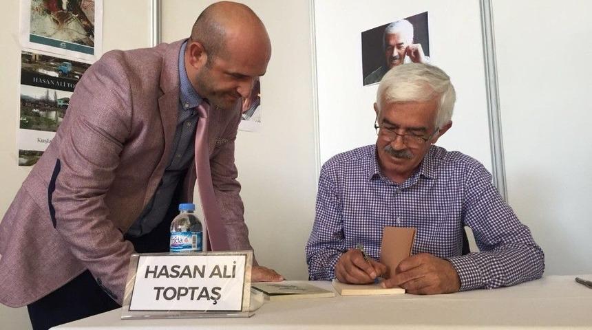 Hasan Ali Toptaş Kitapseverlerle Buluştu