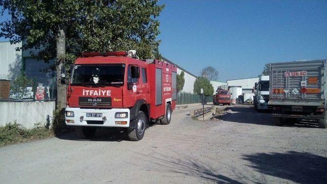 Boya Fabrikasındaki Yangın Korkuttu 1