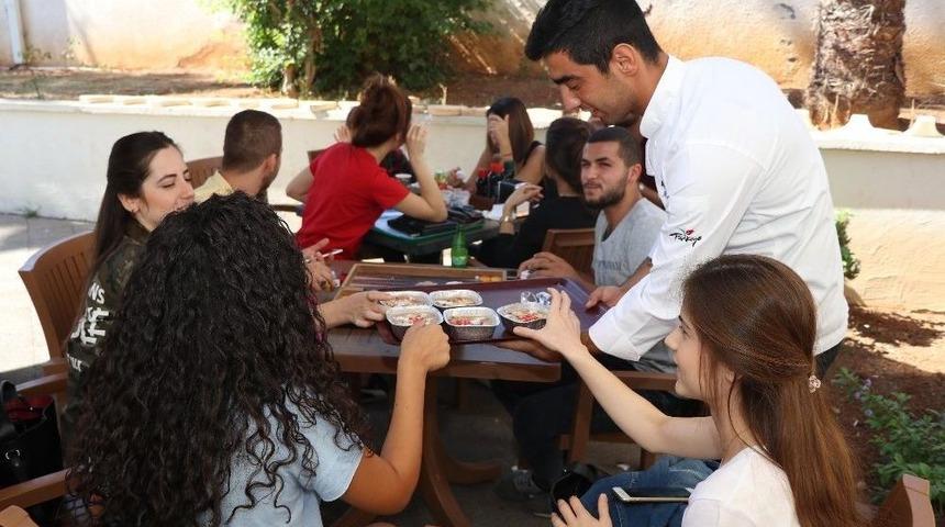 Toros Üniversitesi’nin Aşçılarından "aşure Günü" Etkinliği