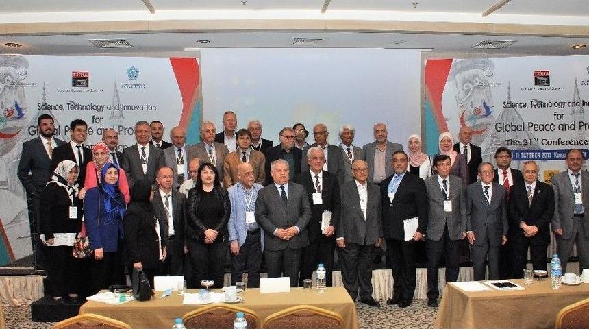 Konya&rsquo;da İslam D&uuml;nyası Bilim Akademisyenleri Konferansı Sona Erdi