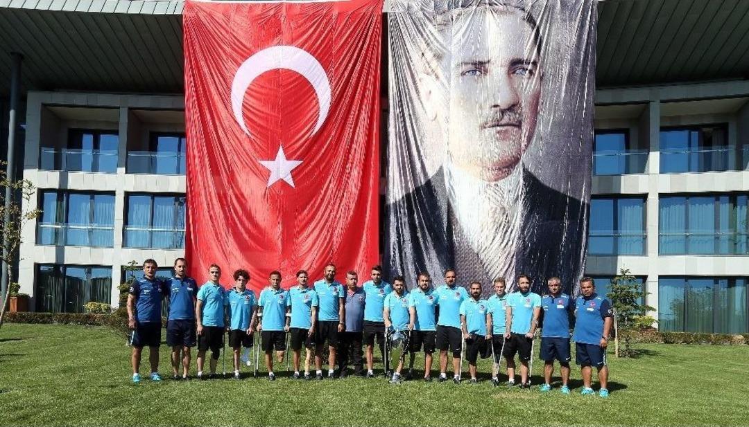 Yıldırım Demir&ouml;ren, Ampute Futbol Milli Takımı İle Biraraya Geldi