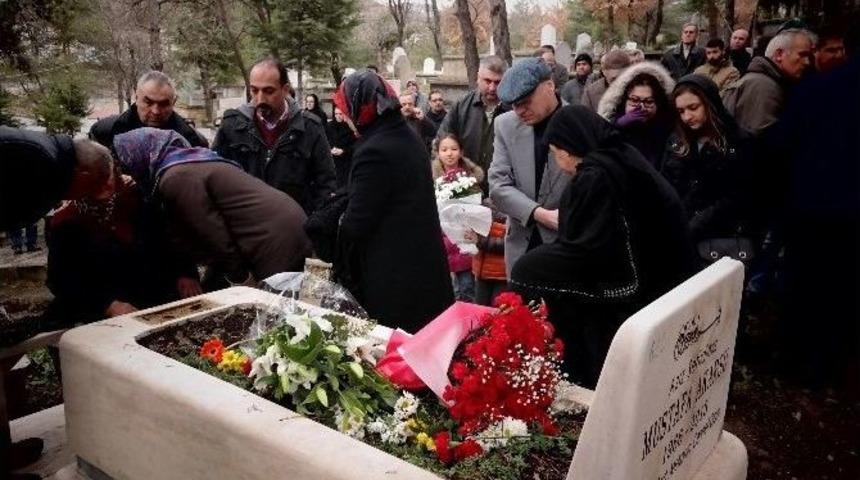 Abd B&uuml;y&uuml;kel&ccedil;iliği&rsquo;ndeki Saldırıda &Ouml;len G&uuml;venlik G&ouml;revlisi Anıldı