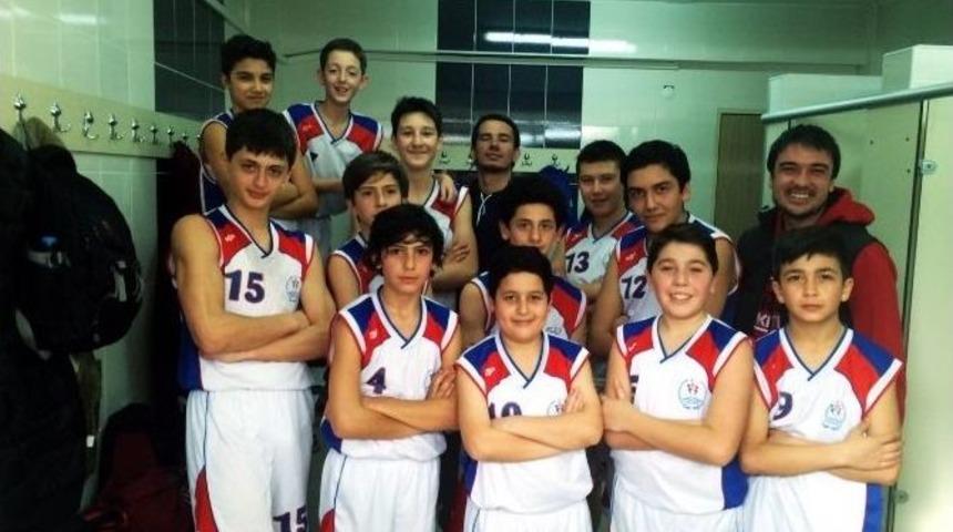 Basketbolcular &Ccedil;eyrek Finalde
